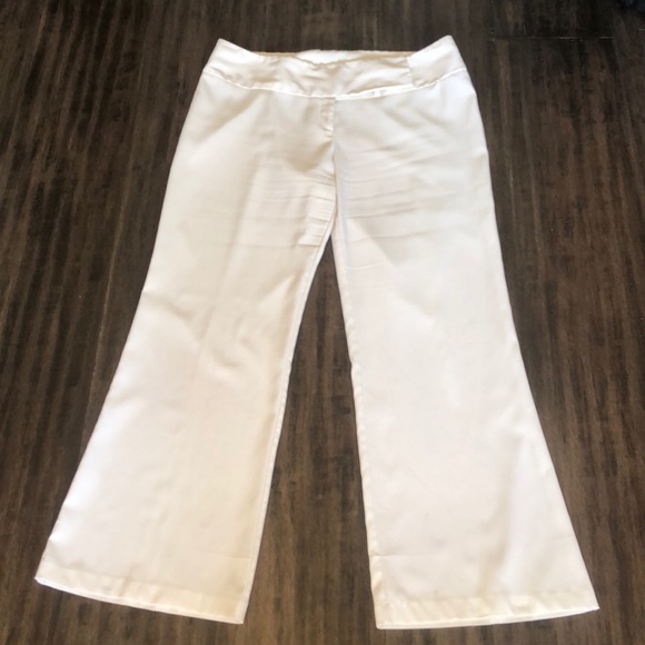 Plus size white pants - Picture 2 of 10